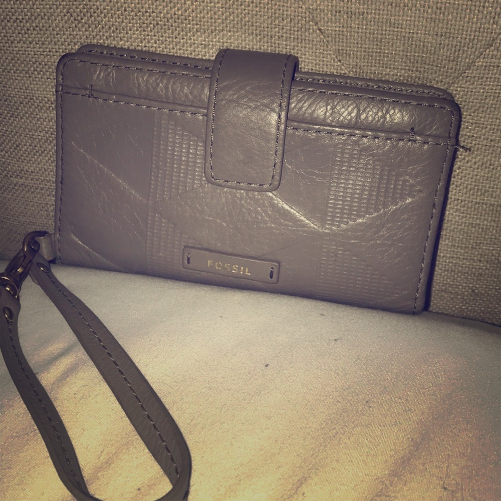 Fossil wristlet